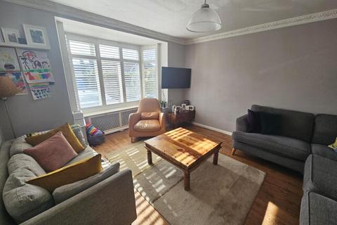 2 bedroom house for sale, Abbots Road, Edgware, HA8