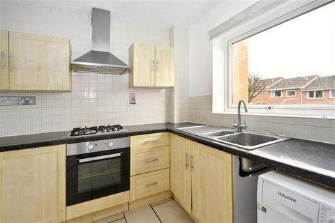 2 bedroom flat for sale, Chiltern Park Avenue, Berkhamsted