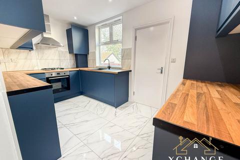 4 bedroom semi-detached house for sale, Lutterworth Road, Nuneaton CV11