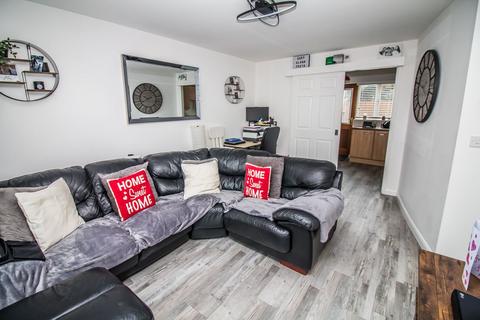 2 bedroom flat for sale, Westward Place, Harraton, Washington, NE38