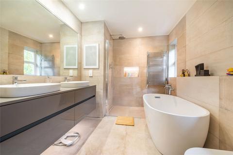 19 King George Square, Richmond, TW10 6LF