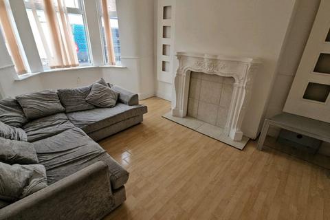 3 bedroom terraced house to rent, Edmund st , Salford Manchester M6