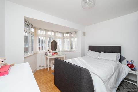 38 Wolsey Crescent, Morden, SM4 4TB