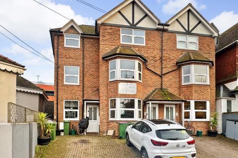 4 bedroom end of terrace house for sale, Millfield, Kent CT20