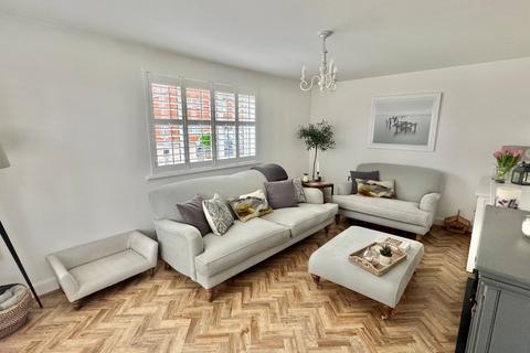 1 Argus Way, Hythe, CT21 4AZ