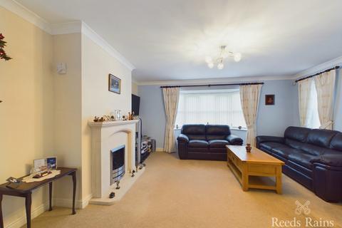 3 bedroom detached house for sale, Fieldside Close, Hull HU12