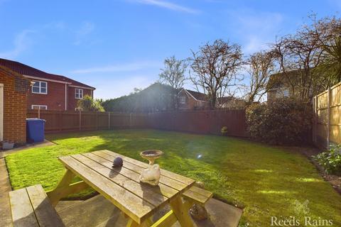 3 bedroom detached house for sale, Fieldside Close, Hull HU12