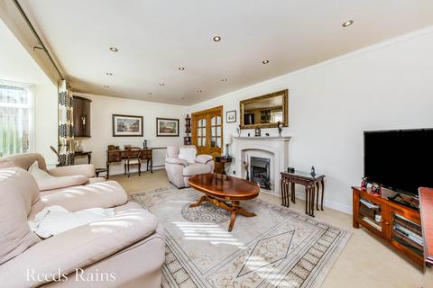 2 bedroom bungalow for sale, Badger Road, Cheshire SK10