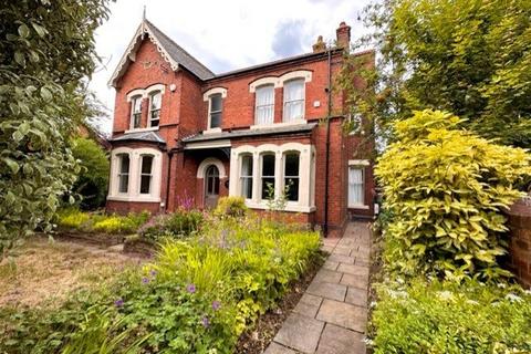 4 bedroom detached house for sale, Ferrybridge Road, West Yorkshire WF11