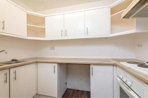 2 bedroom apartment for sale, North Lingwell Road, West Yorkshire LS10