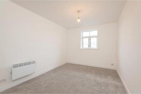 2 bedroom apartment for sale, North Lingwell Road, West Yorkshire LS10