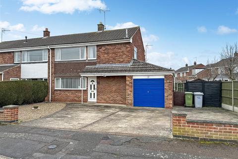 3 bedroom semi-detached house for sale, Thoroton Avenue, Balderton, Newark