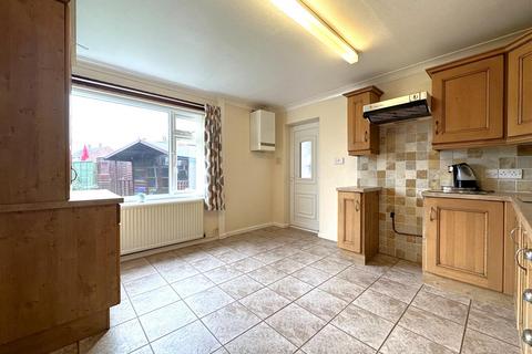 3 bedroom semi-detached house for sale, Thoroton Avenue, Balderton, Newark