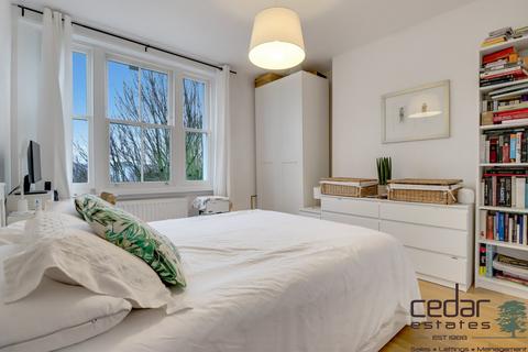 3 bedroom flat to rent, Hilldrop Road, Kentish Town N7