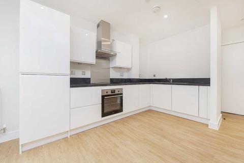 2 bedroom flat to rent, Green Street, London NW10