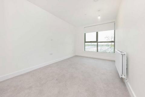 2 bedroom flat to rent, Green Street, London NW10