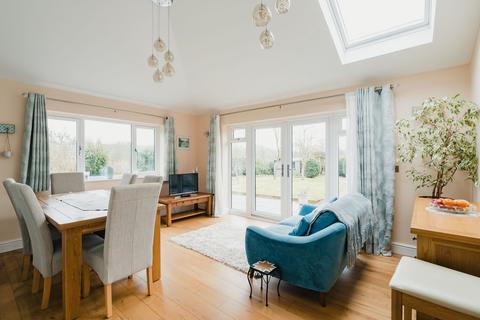 15 The Oaks, Yeoford, Crediton, EX17 5PP