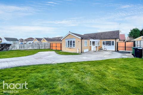 4 bedroom detached bungalow for sale, Common Road, Walton Highway