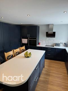 4 bedroom detached bungalow for sale, Common Road, Walton Highway