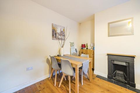 71 Woodside View, Leeds, LS4 2QS