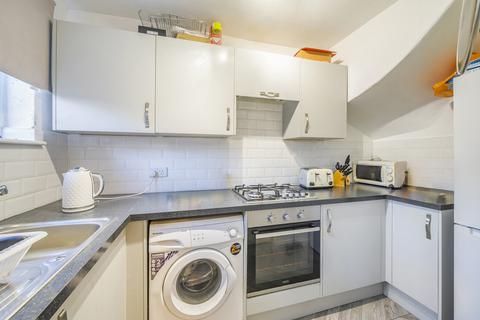 71 Woodside View, Leeds, LS4 2QS