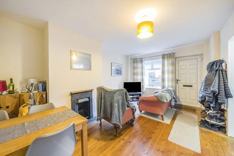 71 Woodside View, Leeds, LS4 2QS