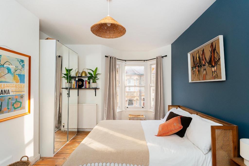 6 S6 AMR - Bedroom F.jpg