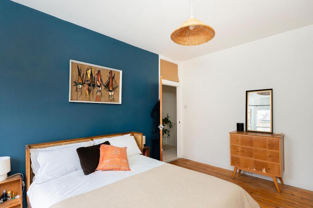6 S6 AMR - Bedroom H.jpg