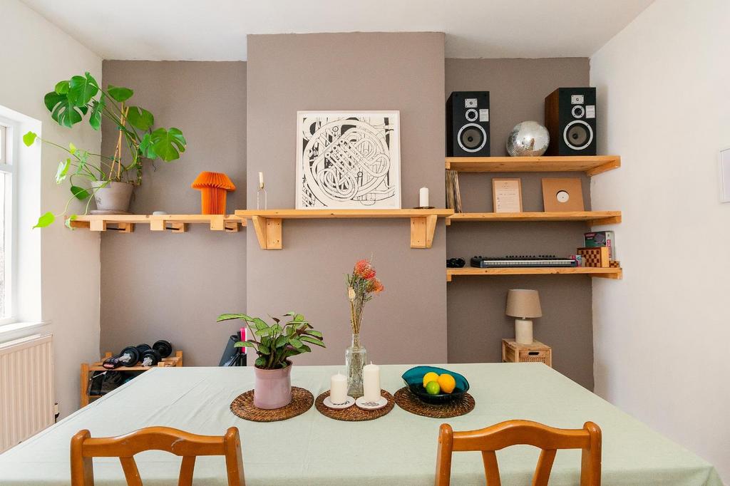6 S6 AMR - Dining Room A.jpg