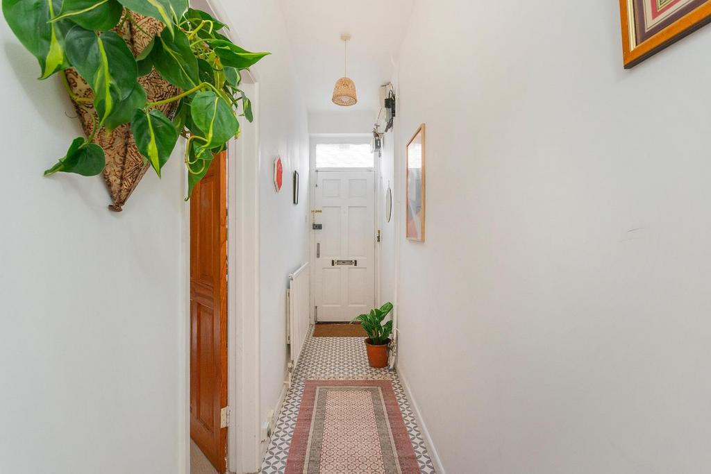 6 S6 AMR - Hallway B.jpg