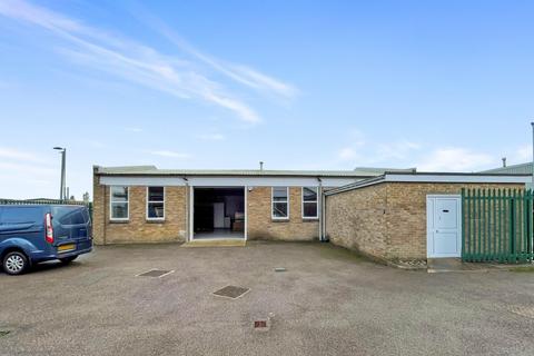 Warehouse to rent, Unit 6 Dominion Trade Centre, Dominion Way West, Worthing, West Sussex, BN14