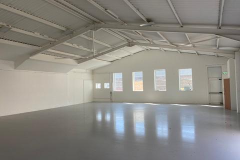 Warehouse to rent, Unit 6 Dominion Trade Centre, Dominion Way West, Worthing, West Sussex, BN14