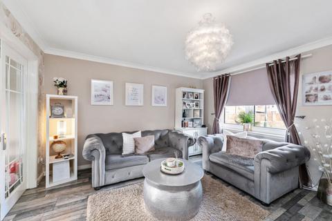 15 Fernieside Place, Edinburgh, EH17 7LF