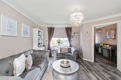15 Fernieside Place, Edinburgh, EH17 7LF