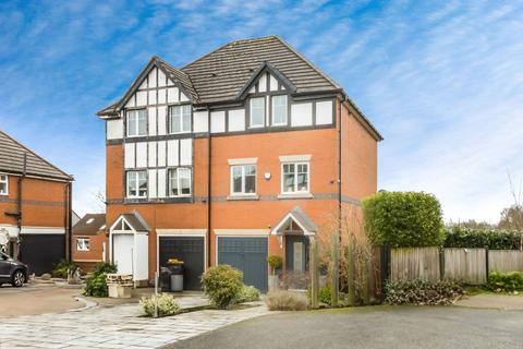 15 Eycott Drive, Middleton, Manchester, M24 4SR