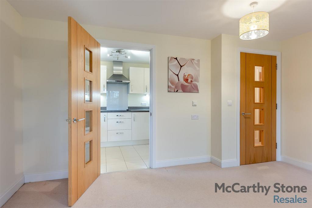 8635986-interior21.jpg