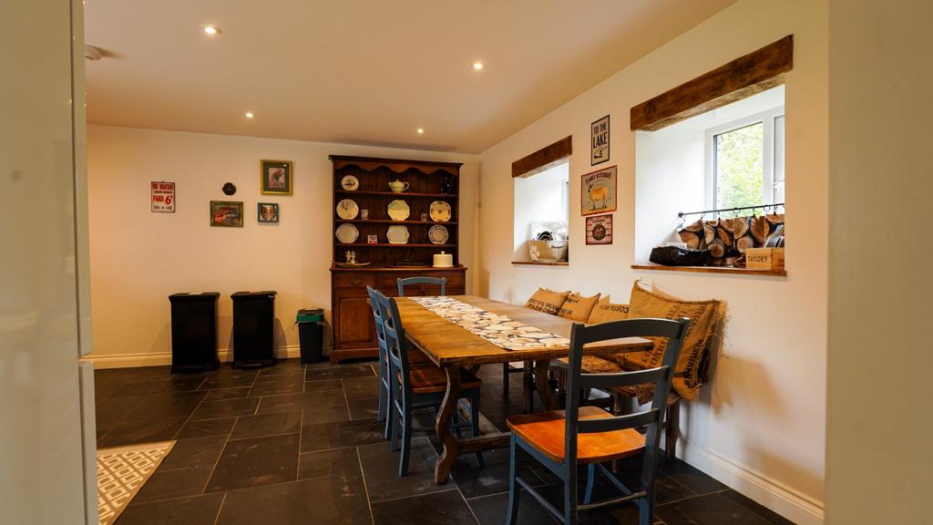 Kitchen/Dining Room 2