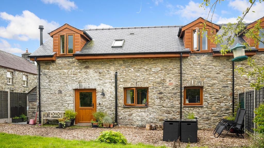 Mwsogl cottage