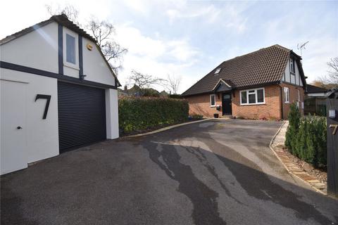 3 bedroom bungalow for sale, Alverstoke Gardens, Hampshire GU11