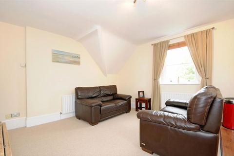 2 bedroom flat for sale, Streatham Common North, London SW16