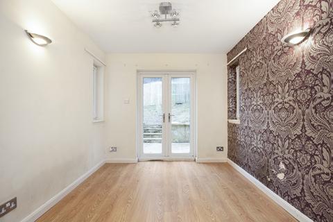8 Barley Bree Lane, Easthouses, Dalkeith, EH22 4UD