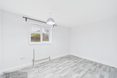 2 bedroom flat to rent, Byrd Road, Crawley