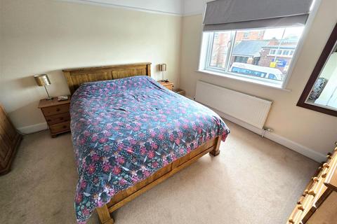 3 bedroom link detached house for sale, Salisbury Road, Great Yarmouth