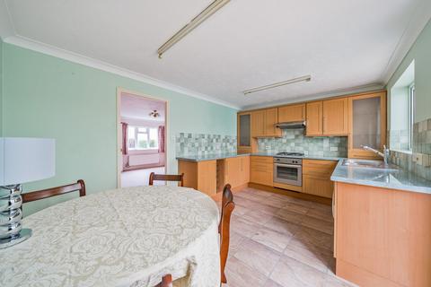 3 bedroom end of terrace house for sale, Lilac Close, Middleton-On-Sea, PO22