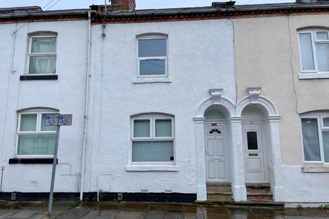 2 bedroom terraced house to rent, Poole Street, Mounts, Northampton, NN1