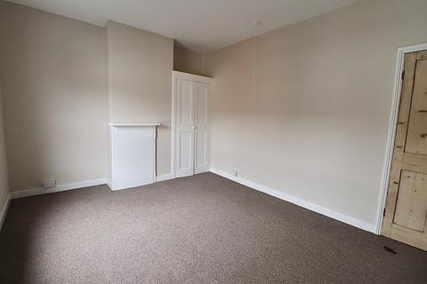 2 bedroom terraced house to rent, Poole Street, Mounts, Northampton, NN1