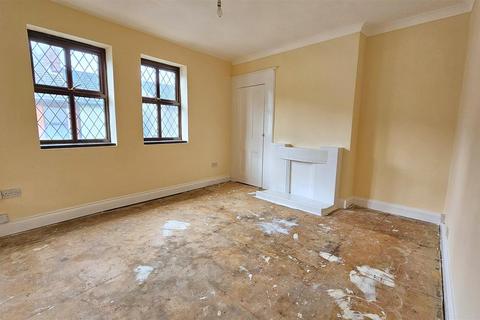 2 bedroom flat for sale, High Street, Gorleston,