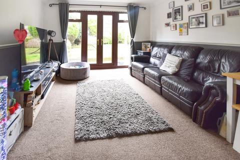 2 bedroom end of terrace house for sale, Alexandra Glen, Walderslade, Chatham, ME5