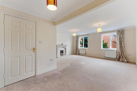 15 Lanark Gardens, Widnes, WA8 9DT