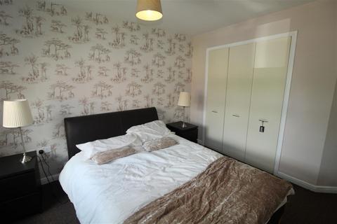 2 bedroom apartment for sale, Whitehall Road, Leeds